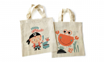 Mini sac tote bag.
Visuels : 'Illustration d'un petit pirate et d'un crabe mignon.'