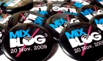 Panachage de badges ronds 45mm. 
Visuel : 'Logos Mix Blog, 20 Novembre 2009.'