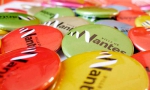 Panachage de badges ronds 45mm. 
Visuel : 'Logo Ville de Nantes.'