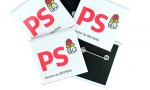 Panachage de badges carrés 52x52mm.
Visuel : 'Logo du Partie Socialiste, section de Sevran.'