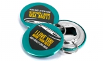 Panachage de décapsuleurs ronds avec anneau 56mm.
Visuel : 'I love you more than beer and i really love beer.'