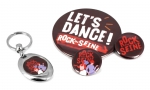 Panachage de badges et porte-clés.
Différents visuels : 'Let's dance! Rock en seine.'