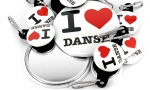 Panachage de miroirs et tirettes.
Visuel : 'I love danse.'